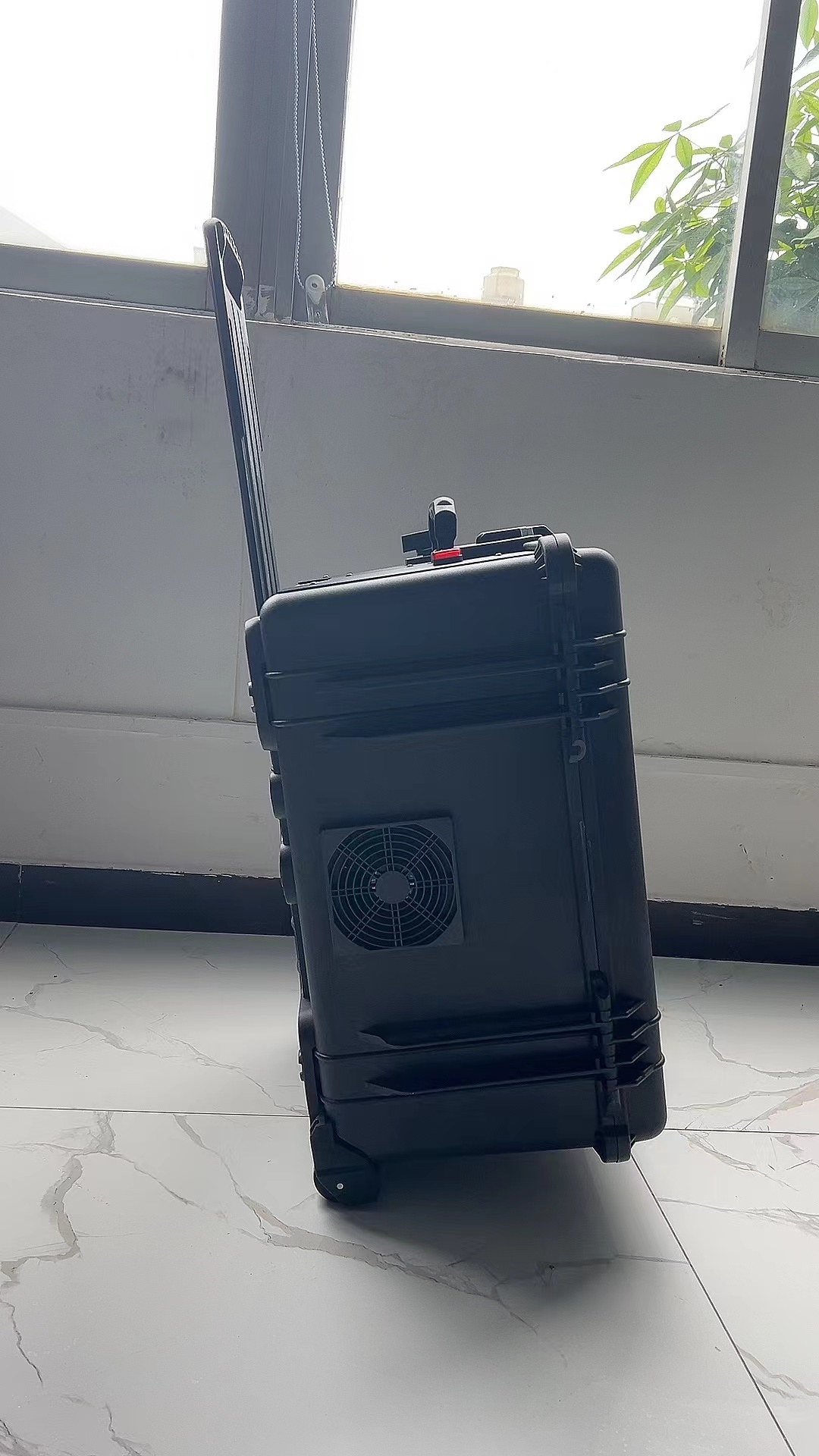 旌阳手拉箱型移动通信干扰器